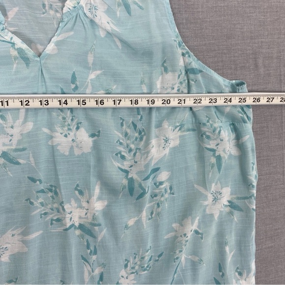 Como Blu Sleeveless V Neck Floral Top Light Blue Sz 2X - Picture 6 of 6